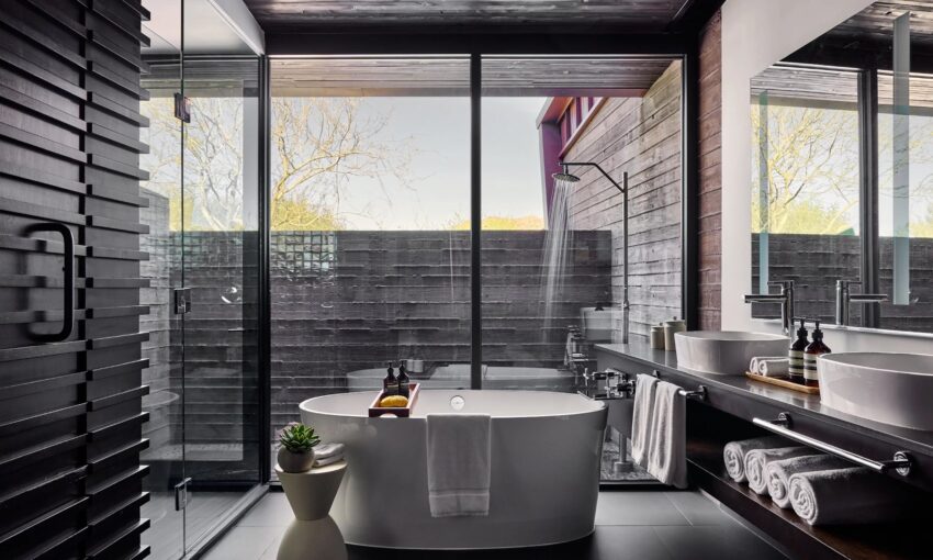 Luxury Hotel Bathroom